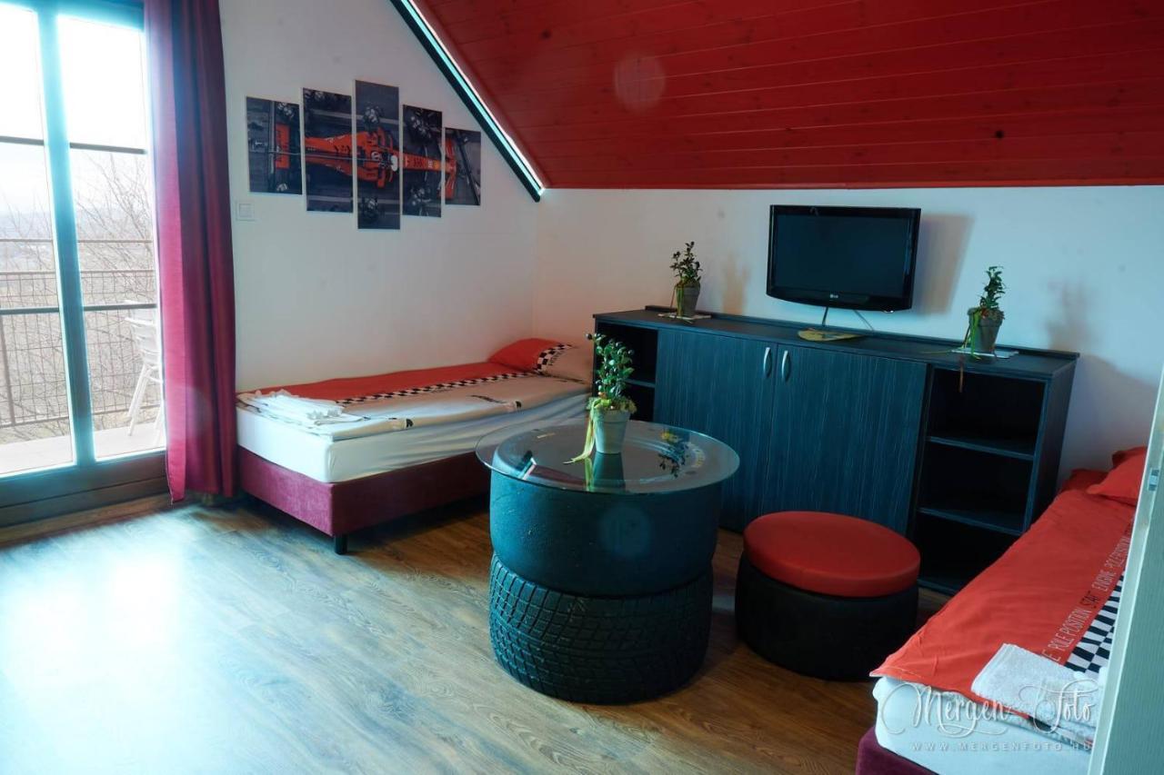 Bed and Breakfast Kamaras Ring House Модьород Экстерьер фото