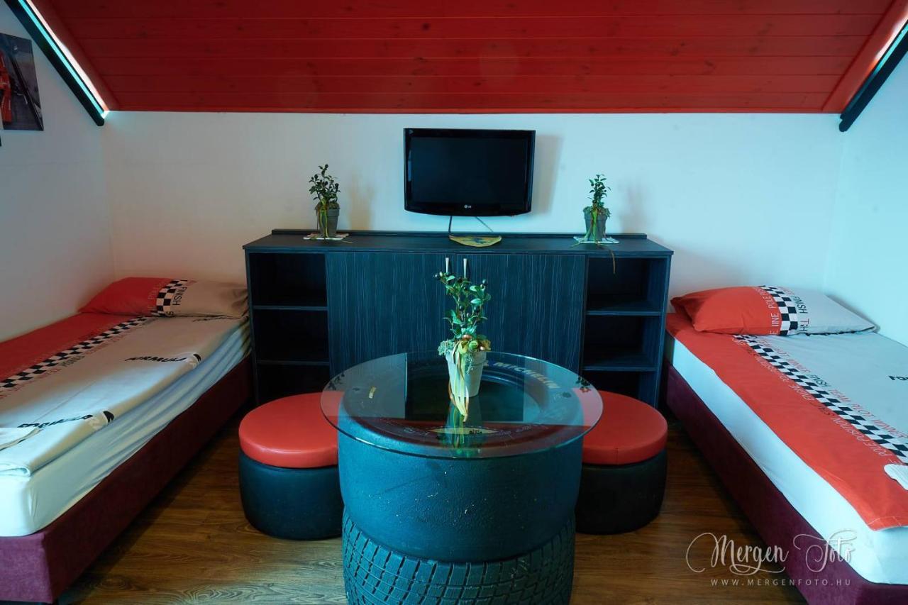 Bed and Breakfast Kamaras Ring House Модьород Экстерьер фото