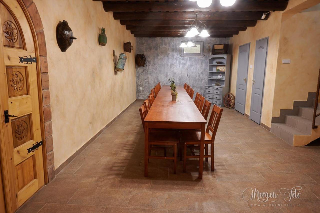 Bed and Breakfast Kamaras Ring House Модьород Экстерьер фото